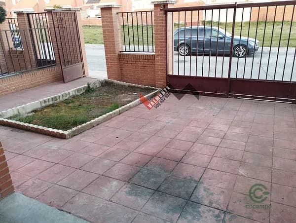 Casa de 0,0219 ha en venta en Torrijos, Toledo