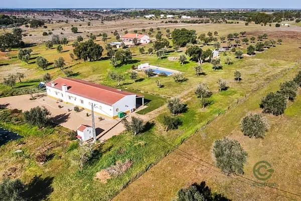 Rustic property of 3,43 ha for sale in New york