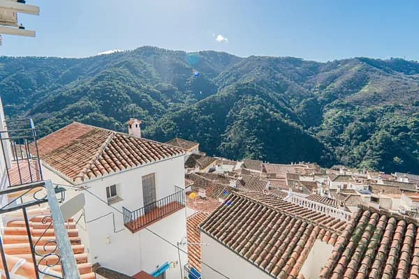 Casa de 0,0216 ha en venta en Jubrique, Malaga