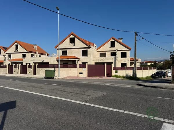 Casa de 0,0374 ha en venta en Baiona, Pontevedra