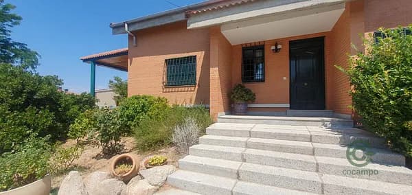Casa de 0,16 ha en venta en El casar, Guadalajara
