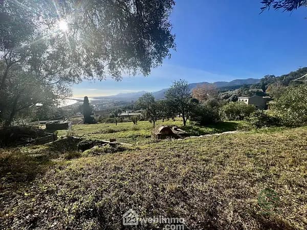 Terrain urbain de 0,19 ha pour vente à Corse