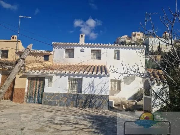 Casa de 0,01 ha en venta en Somontín, Almería