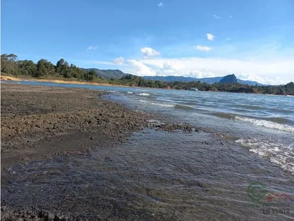 Finca de recreo de 1,05 ha en venta en Antioquia