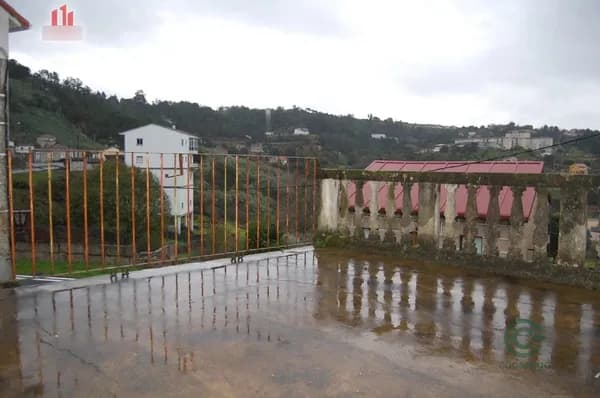 Casa de 0,0057 ha en venta en Ourense, Orense