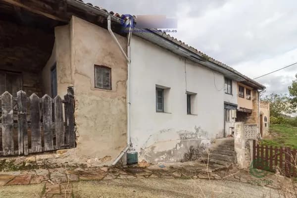 Finca rústica de 0,0076 ha en venta en Quiros, Asturias