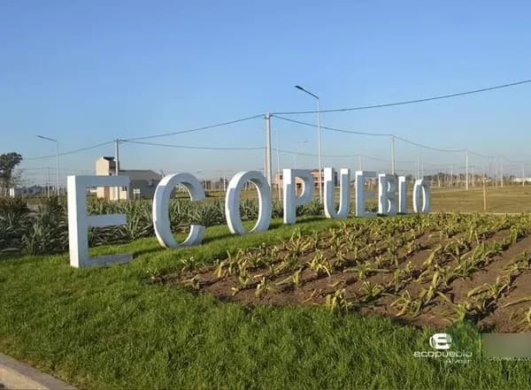 Terreno urbano de 0,027 ha en venta en Santa fe