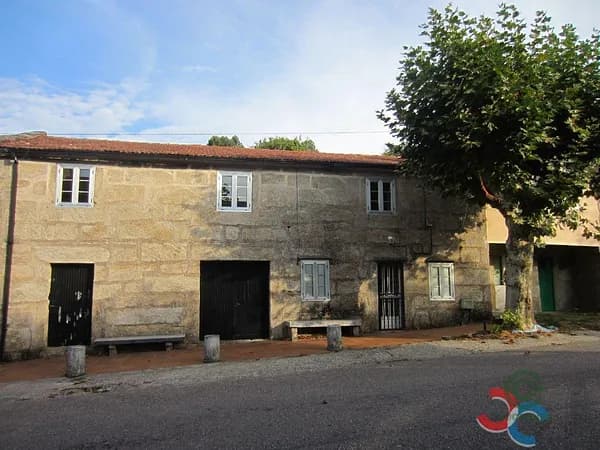 Casa de 0,065 ha en venta en Covelo, Pontevedra