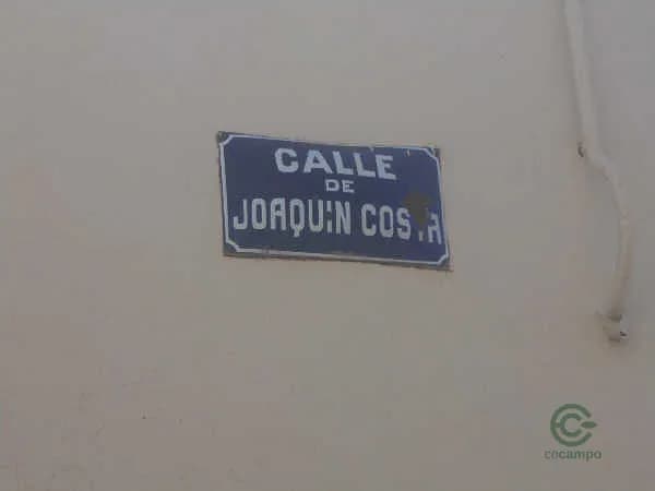 Casa de 0,5325 ha en venta en Fonz, Huesca