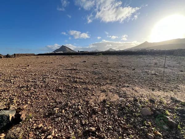 Terreno urbano de 0,11 ha en venta en Las palmas