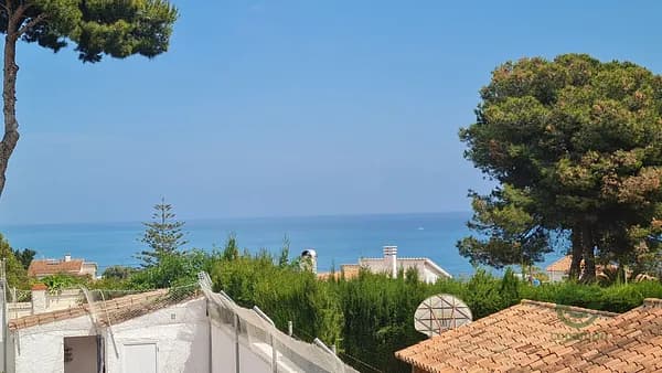 Casa de 0,0133 ha en venta en Benajarafe, Malaga