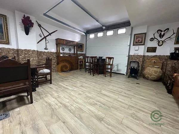 Casa de 0,0355 ha en venta en Jaén, Jaen