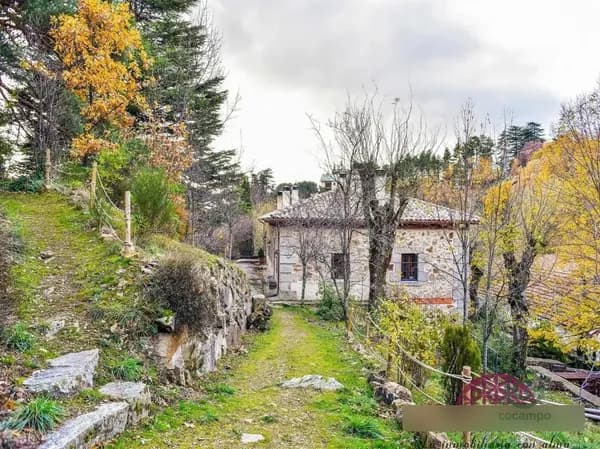 Finca de recreo de 0,4476 ha en venta en Cercedilla, Madrid