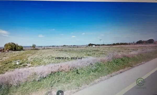 Finca agrícola de 1 ha en venta en Lérida