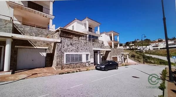 Casa de 0,39 ha en venta en Málaga