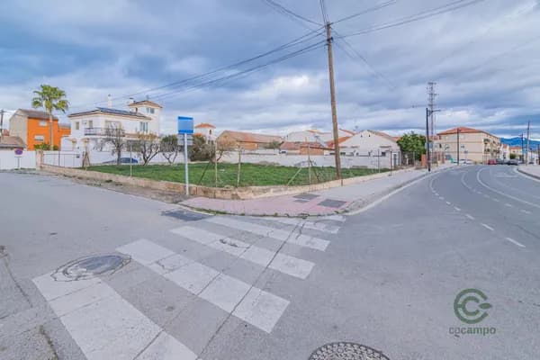 Terreno urbano de 0,0785 ha en venta en Las gabias, Granada