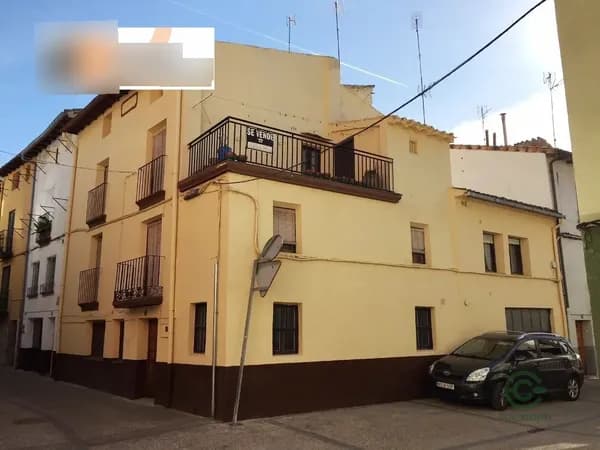 Casa de 0,0252 ha en venta en Lodosa, Navarra