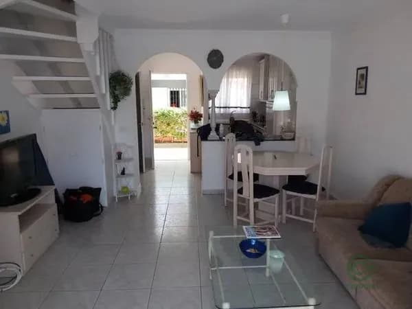 Casa de 0,0125 ha en venta en Torrox, Málaga