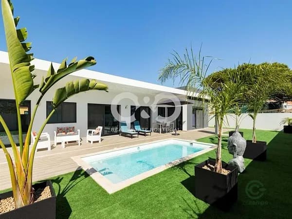 Casa de 0,0614 ha en venta en Sagres, Algarve