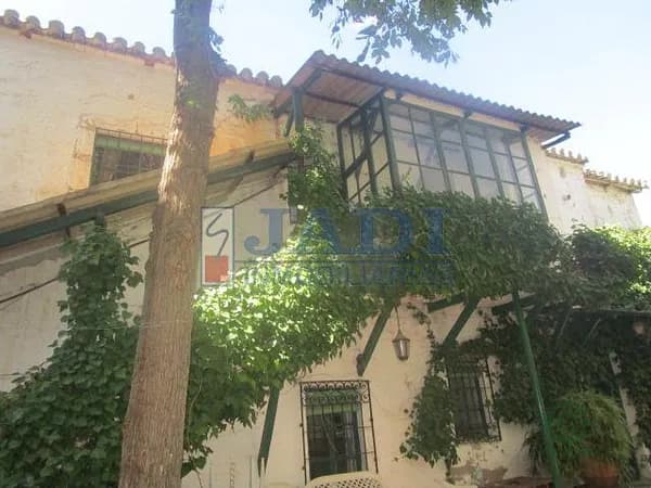 Casa de 0,0562 ha en venta en Valdepeñas, Ciudad real