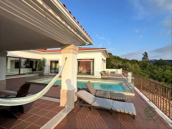 Casa de 0,3546 ha en venta en Porto de mós - são joão baptista e são pedro, Leiria