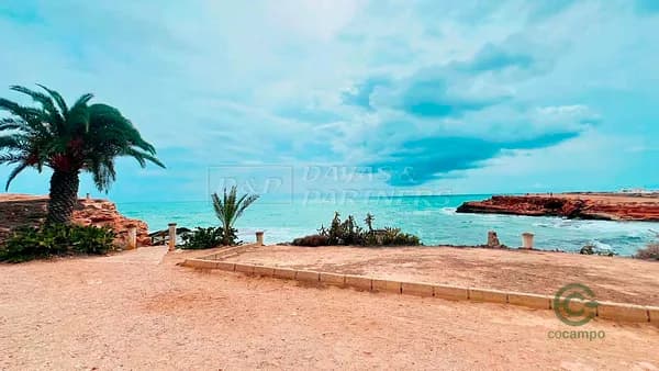 Casa de 0,025 ha en venta en Torrevieja, Alicante