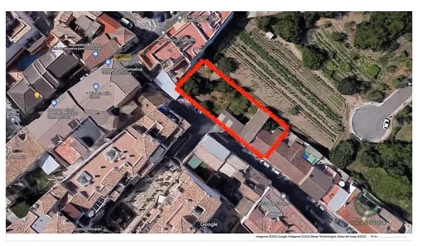 Terreno urbano de 0,0117 ha en venta en Granada