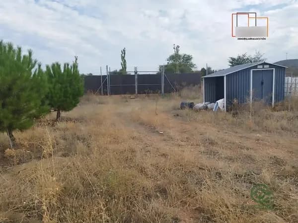 Finca rústica de 1,4 ha en venta en Valdepenas, Ciudad real
