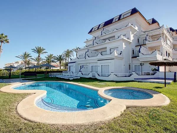 Casa de 0,0103 ha en venta en Denia, Alicante