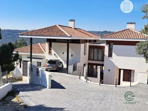 Casa de 0,2236 ha en venta en Madrid