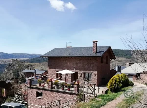 Casa de 0,98 ha en venta en Lérida