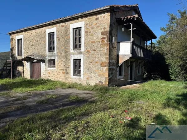 Finca agrícola de 5 ha en venta en Entrambasaguas, Cantabria