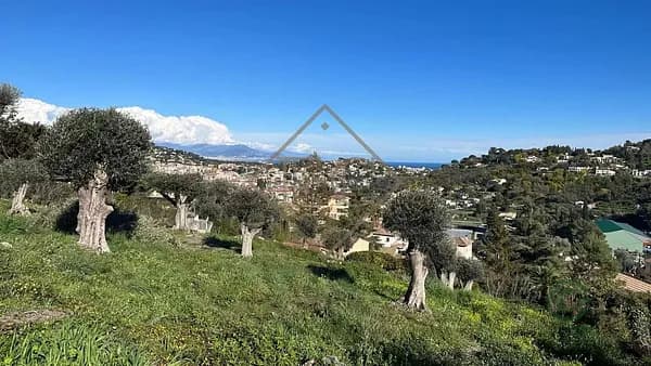 Terrain urbain de 0,15 ha pour vente à Provence-alpes-côte d'azur