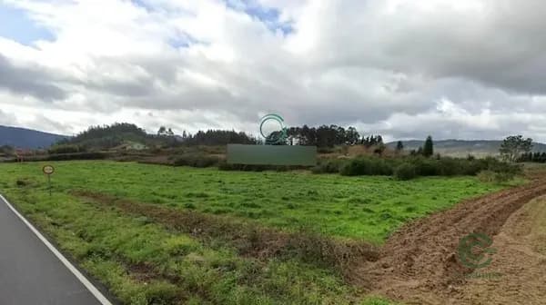 Finca agrícola de 0,2556 ha en venta en Culleredo, A coruña