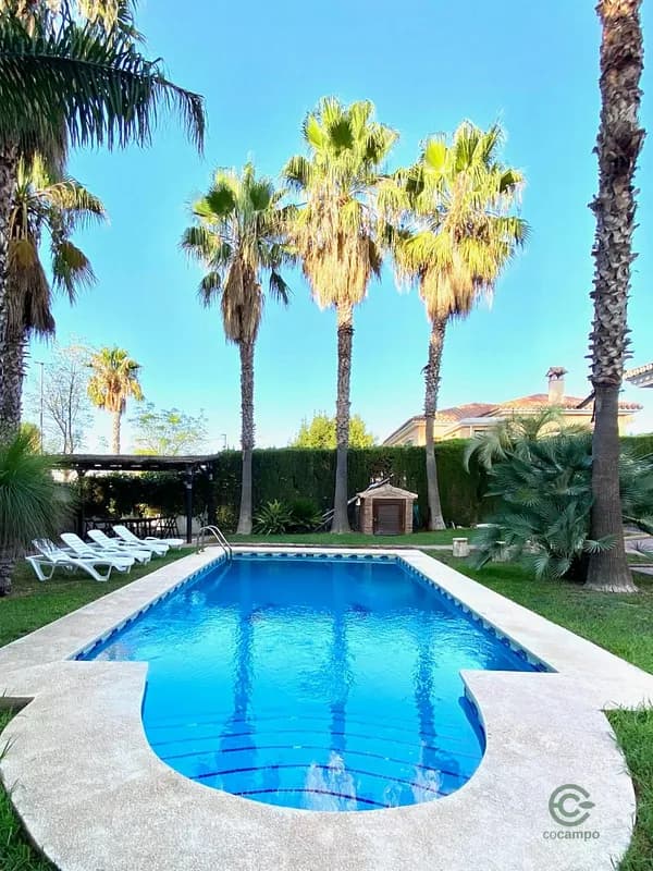 Casa de 0,108 ha en venta en Alhaurín de la torre, Malaga