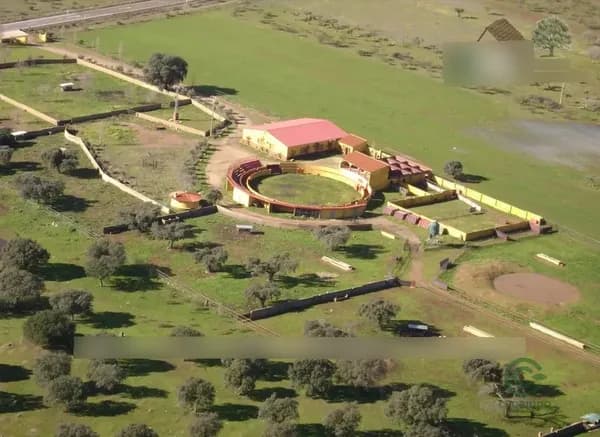 Finca de recreo de 5 ha en venta en Cáceres