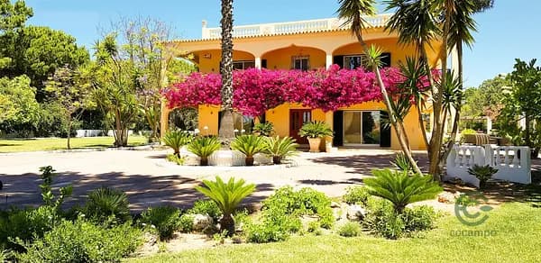 Casa de 0,3788 ha en venta en Quarteira, Algarve