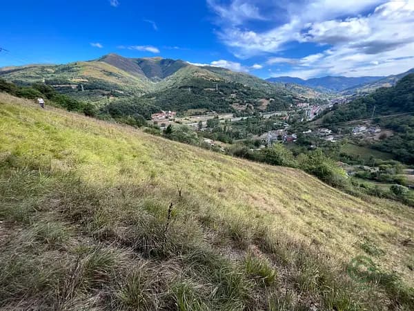 Finca rústica de 3,5 ha en venta en Asturias