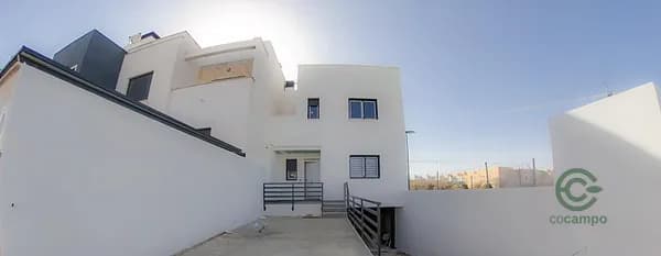 Casa de 0,0117 ha en venta en Valdepielagos, Madrid