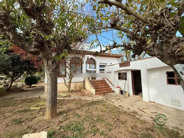Finca rústica de 0,8 ha en venta en Girona