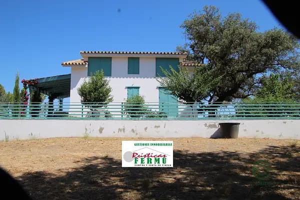 Finca de recreo de 140 ha en venta en Sevilla