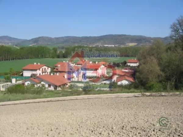 Terreno urbano de 0,08 ha en venta en Valdegovia, Alava