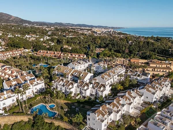 Finca rústica de 0,03 ha en venta en Marbella, Malaga