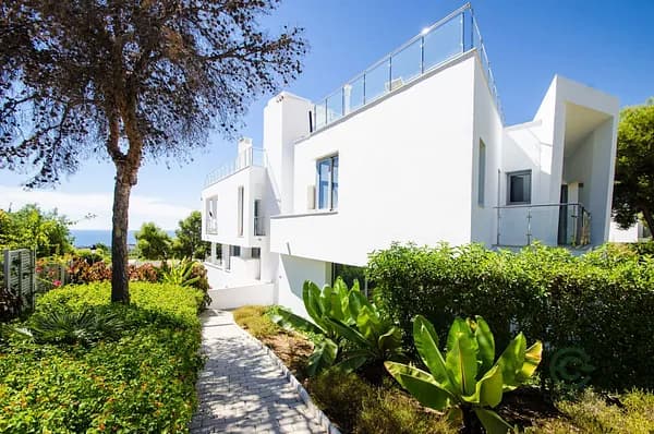 Casa de 0,08 ha en venta en Marbella, Malaga
