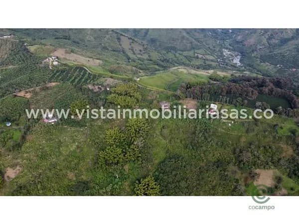 Finca agrícola de 0,7645 ha en venta en Caldas