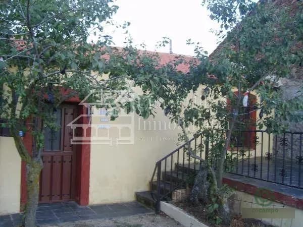 Casa de 0,0075 ha en venta en Narros de matalayegua, Salamanca