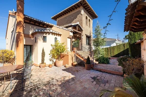 Casa de 0,06 ha en venta en Monachil, Granada