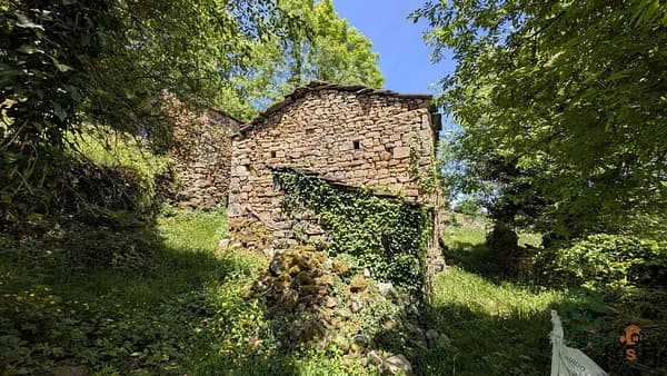 Finca rústica de 0,477 ha en venta en San pedro del romeral, Cantabria