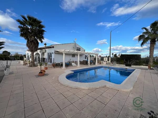 Casa de 0,2698 ha en venta en Dolores, Alicante