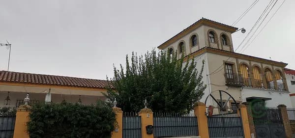 Casa de 0,076 ha en venta en Gines, Sevilla